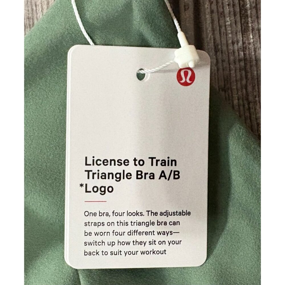 Lululemon License to Train Triangle Bra A/B logo sz 4 color green GREU NWT $48 - Picture 6 of 9